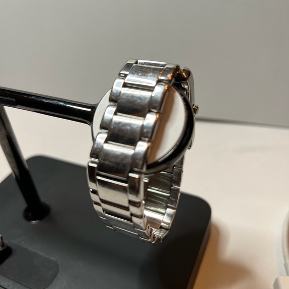 COACH stainless steel quartz analog display watch - Picture 3 of 5